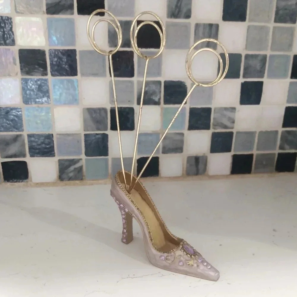 Vintage heeled card holder